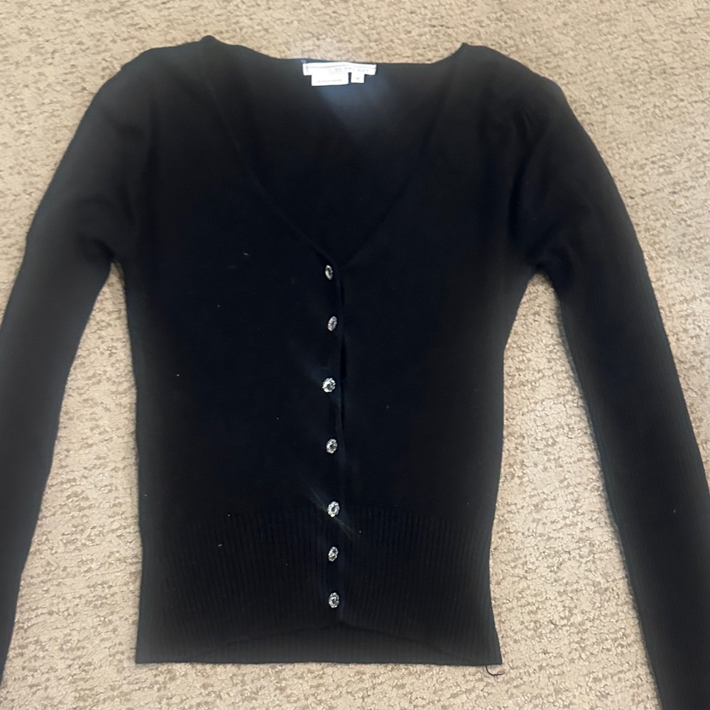 To the Max Elegant Black V-Neck Sweater